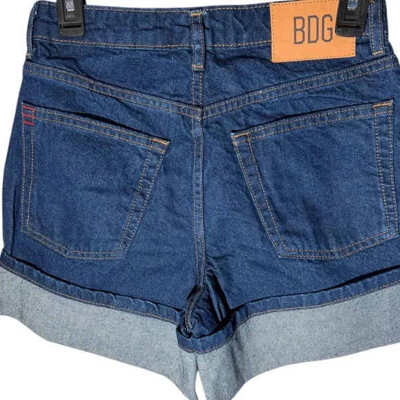 BDG Indie Mid-Rise Cuffed Denim
Short Size 26 $49 - Picture 7 of 16